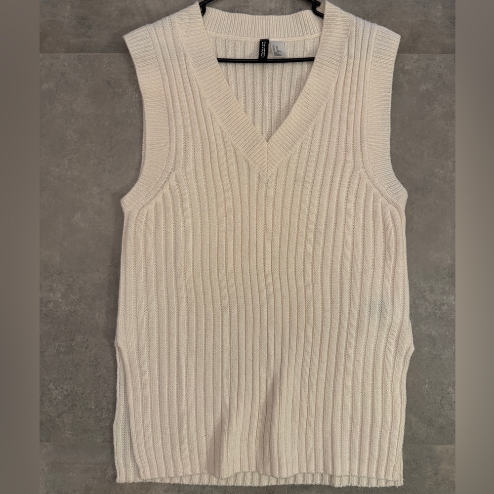 H&M Cream Ribbed Knit Sleeveless Sweater | XS